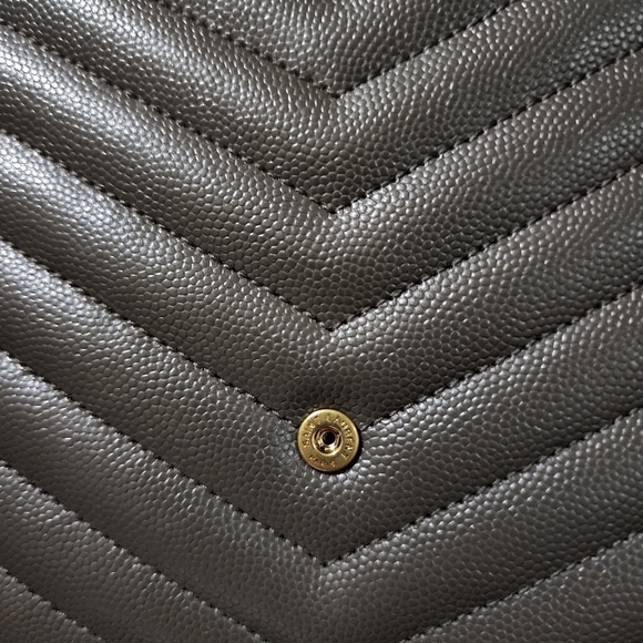 ❌️❌️SOLD❌️❌️ Saint Laurent New Clutch in Fog - Picture 6 of 11